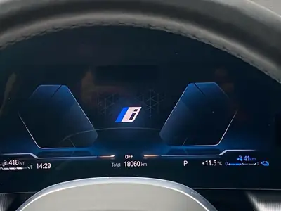 BMW 230e xDrive Active Tourer M Sport — Hybride rechargeable, 34 000 km, tout noir premium — Thumbnail 14