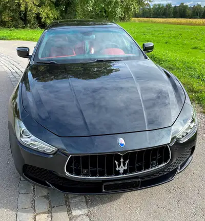 Maserati Ghibli S Q4 — Berline sportive italienne, 411 ch, transmission intégrale — side view