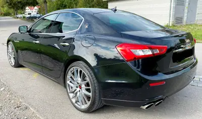 Maserati Ghibli S Q4 — Berline sportive italienne, 411 ch, transmission intégrale — dashboard