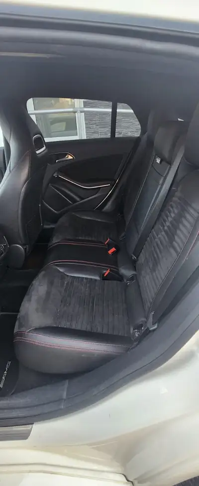 Mercedes-Benz CLA 200 Shooting Brake — Élégance break diesel 4Matic, 94'000 km — Miniatura 10