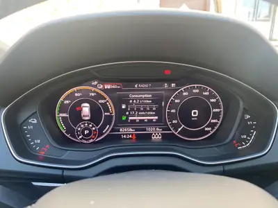 Audi Q5 55 TFSI e quattro — SUV hybride rechargeable, 115'000 km, design gris métallisé — Miniatura 15