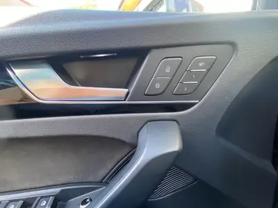 Audi Q5 55 TFSI e quattro — SUV hybride rechargeable, 115'000 km, design gris métallisé — Miniatura 20