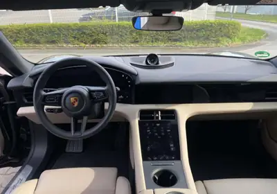 Porsche Taycan 4S Cross Turismo — Électrique haute performance, batterie Gen2 neuve — Heckansicht