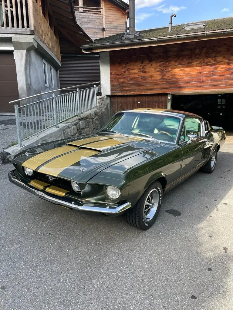 Ford Mustang Fastback 1967 — Légendaire muscle car, clone Shelby GT350
