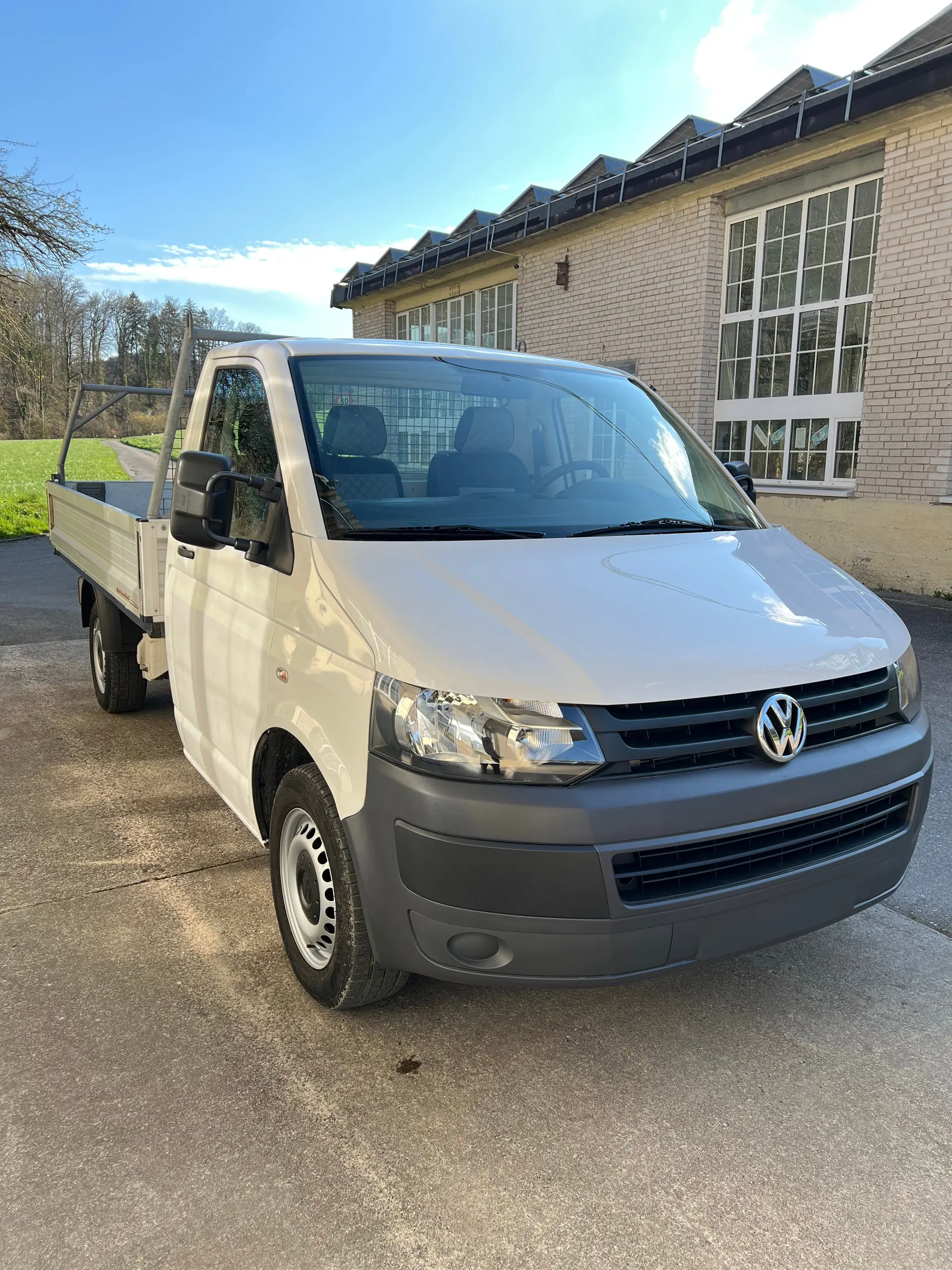 VW T5 2.0 TDI Long Version — Utilitaire fiable, 153 000 km, MFK fraîchement renouvelé — Außenansicht