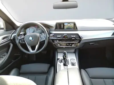 BMW 530d xDrive Touring — Élégance diesel, 80 000 km, traction intégrale — Miniatura 8