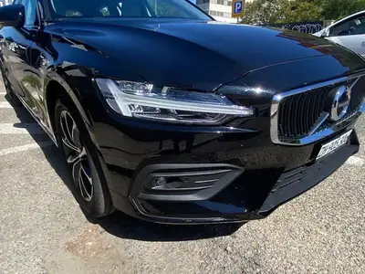 Volvo V60 B3 Mild Hybrid — Élégance suédoise et efficacité énergétique — détail
