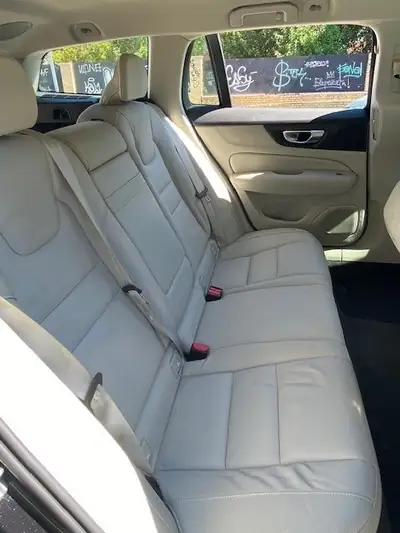 Volvo V60 B3 Mild Hybrid — Élégance suédoise et efficacité énergétique — Miniature 10