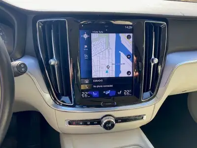 Volvo V60 B3 Mild Hybrid — Élégance suédoise et efficacité énergétique — Miniature 14