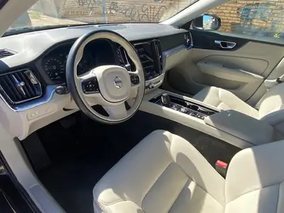 Volvo V60 B3 Mild Hybrid — Élégance suédoise et efficacité énergétique — Miniature 13