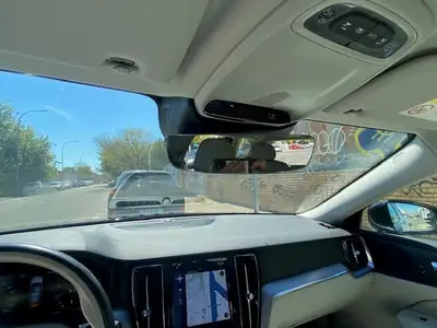 Volvo V60 B3 Mild Hybrid — Élégance suédoise et efficacité énergétique — Miniature 18