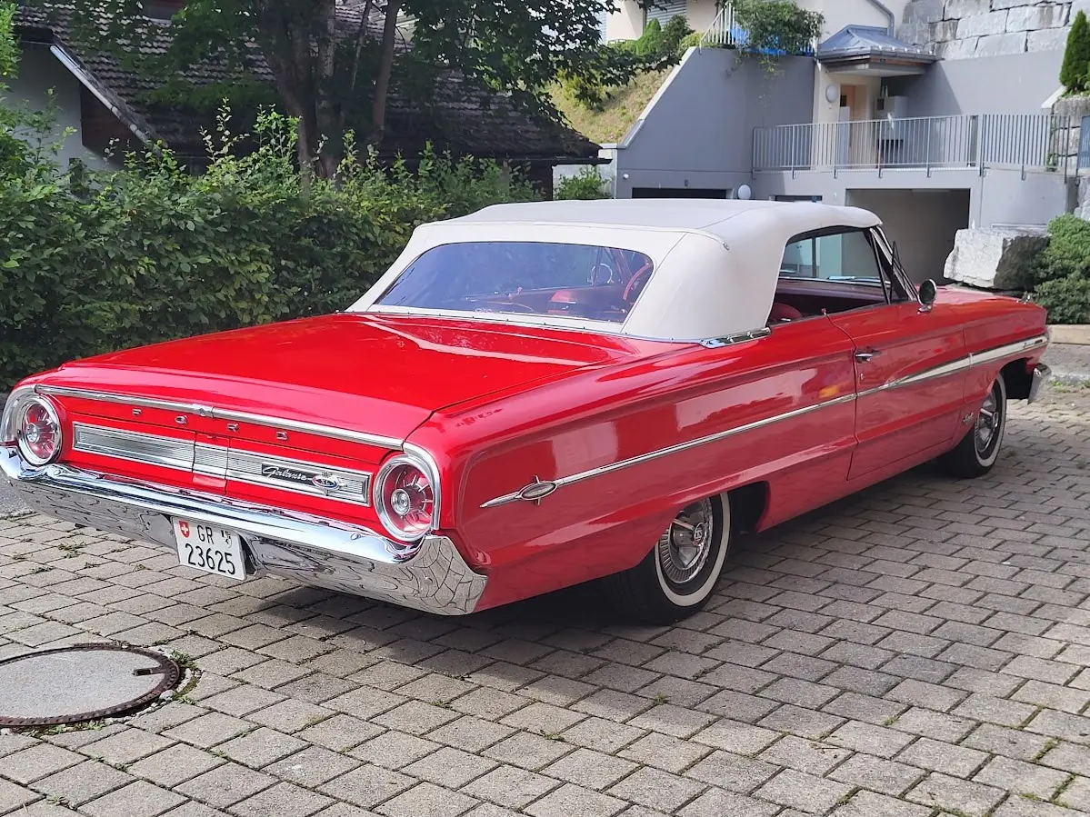 Ford Galaxie 500 XL 1965 — Cabriolet américain légendaire, moteur V8 300 ch