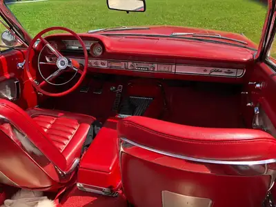 Ford Galaxie 500 XL 1965 — Cabriolet américain légendaire, moteur V8 300 ch — intérieur