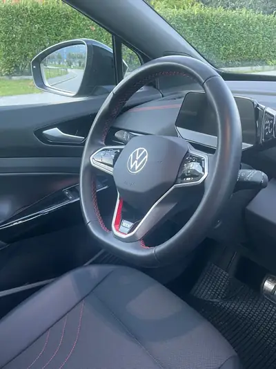 Volkswagen ID.4 GTX 77 kWh 4Motion — SUV électrique 300 ch, 4x4 tout-terrain, peu kilométré — exterior view