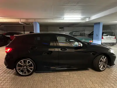 BMW M135i xDrive — Berline sportive 306 ch, full équipement, garantie constructeur — Seitenansicht