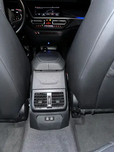 BMW M135i xDrive — Berline sportive 306 ch, full équipement, garantie constructeur — Miniatur 16