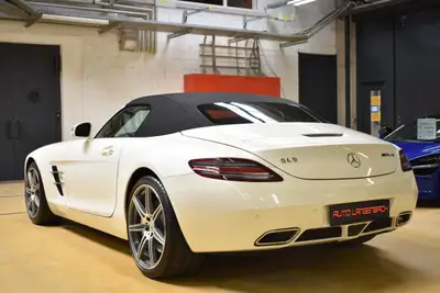 Mercedes-Benz SLS 63 AMG Speedshift — Cabriolet légendaire, état impeccable, 9'999 km — détail