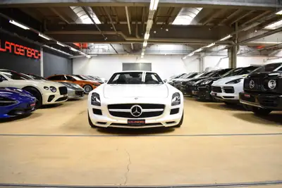 Mercedes-Benz SLS 63 AMG Speedshift — Cabriolet légendaire, état impeccable, 9'999 km — Miniature 9