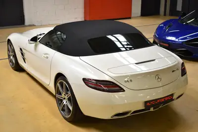 Mercedes-Benz SLS 63 AMG Speedshift — Cabriolet légendaire, état impeccable, 9'999 km — Miniature 8