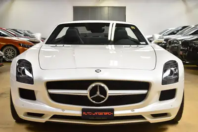 Mercedes-Benz SLS 63 AMG Speedshift — Cabriolet légendaire, état impeccable, 9'999 km — Miniature 10