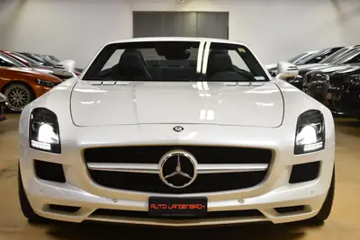 Mercedes-Benz SLS 63 AMG Speedshift — Cabriolet légendaire, état impeccable, 9'999 km — Miniature 12