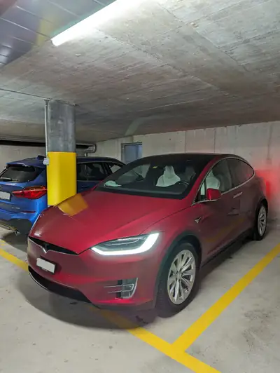 Tesla Model X 100 D Performance — SUV électrique 7 places, Full Autopilot inclus — interni