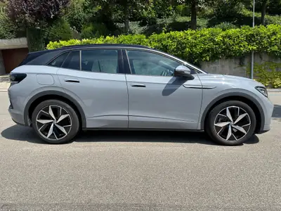 VW ID.4 GTX 77 kWh 4Motion — SUV électrique haute performance, 11'900 km seulement — vue extérieure