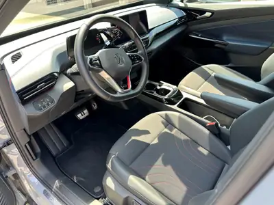 VW ID.4 GTX 77 kWh 4Motion — SUV électrique haute performance, 11'900 km seulement — intérieur