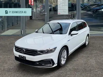 VW Passat Variant 1.4 TSI GTE Hybrid — SUV familial écologique, 57 200 km — vue extérieure