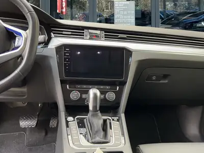 VW Passat Variant 1.4 TSI GTE Hybrid — SUV familial écologique, 57 200 km — Miniature 12