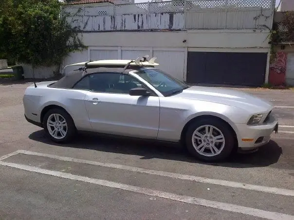 Ford Mustang Convertible 2010 — L'icône américaine décapotable, sans accident