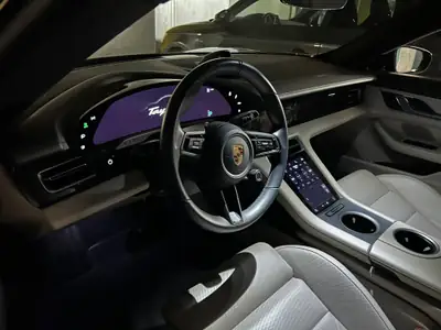 Porsche Taycan Turbo 2021 — Performance électrique 626 ch, très faible kilométrage — Detail
