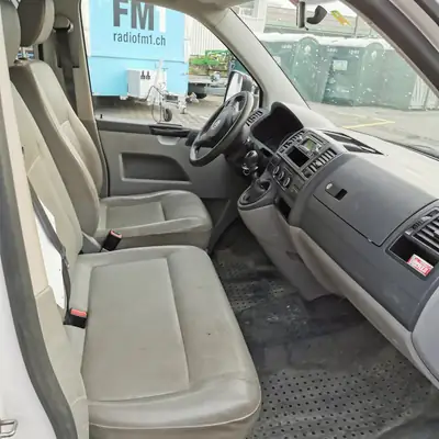 VW T5 2.0 TDI — Utilitaire robuste, 182 000 km, moteur fiable — cruscotto