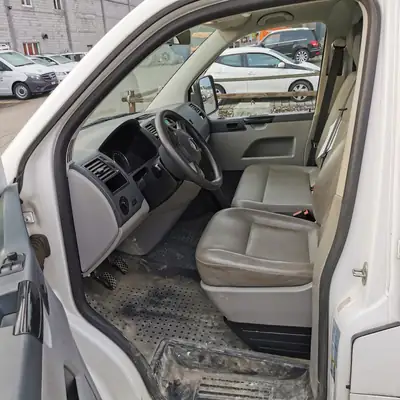 VW T5 2.0 TDI — Utilitaire robuste, 182 000 km, moteur fiable — dettaglio