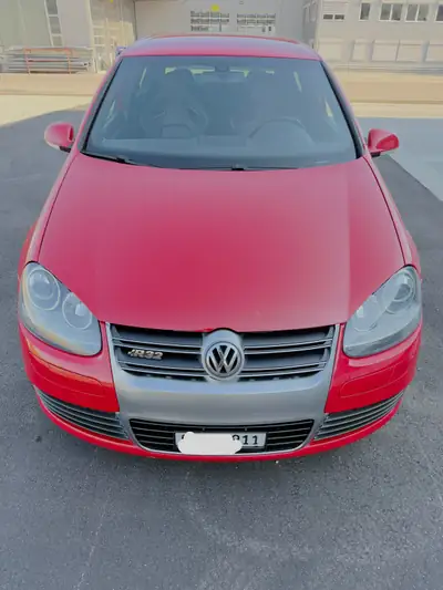 VW Golf R32 4Motion — Sportive 250 ch, transmission intégrale, design rouge métallisé — Thumbnail 7