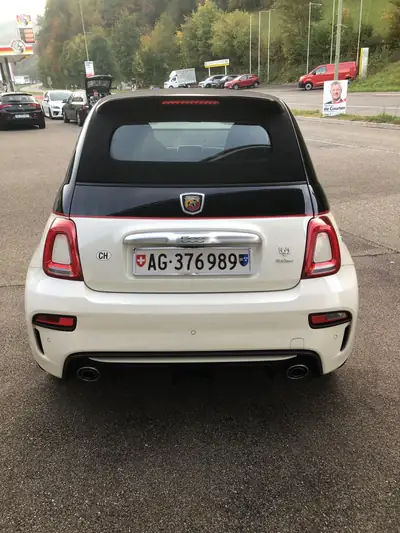 Fiat 595 Abarth Cabriolet — Sportivité turbo et style italien en version décapotable — Miniature 10
