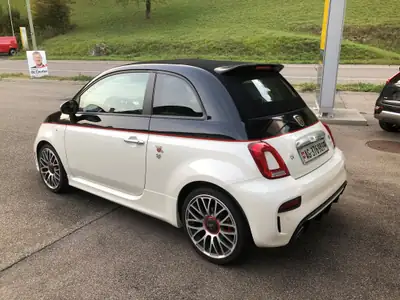 Fiat 595 Abarth Cabriolet — Sportivité turbo et style italien en version décapotable — Miniature 17