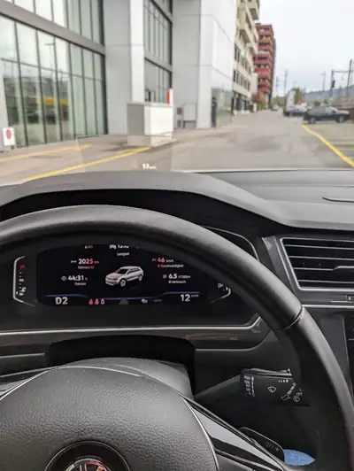 VW Tiguan Allspace 2.0 TDI SCR Highline 4Motion — SUV 7 places diesel performant, 28'000 km — Miniature 11