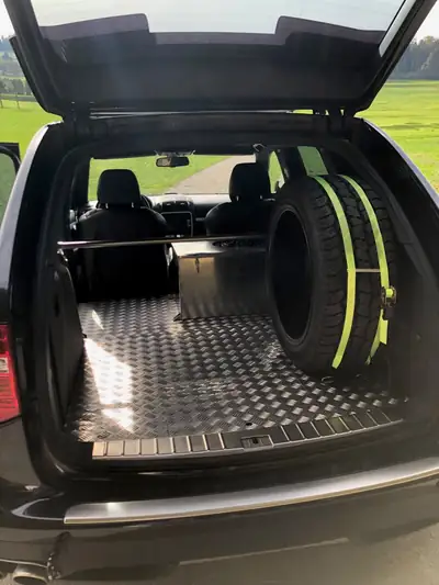 Porsche Cayenne Turbo 2008 — SUV sportif 500 ch, fraîchement révisé et prêt pour l'aventure — Miniature 8