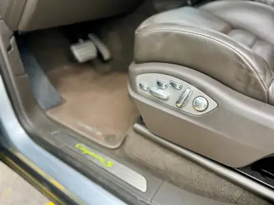 Porsche Cayenne S E-Hybrid Platinum Edition — SUV hybride rechargeable, 85'000 km seulement — dettaglio
