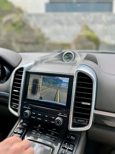 Porsche Cayenne S E-Hybrid Platinum Edition — SUV hybride rechargeable, 85'000 km seulement — Miniatura 8