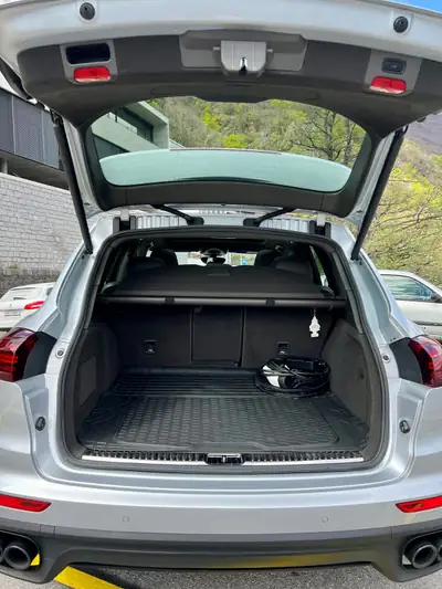Porsche Cayenne S E-Hybrid Platinum Edition — SUV hybride rechargeable, 85'000 km seulement — Miniatura 12