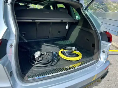 Porsche Cayenne S E-Hybrid Platinum Edition — SUV hybride rechargeable, 85'000 km seulement — Miniatura 11