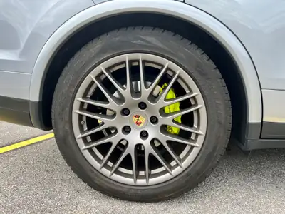 Porsche Cayenne S E-Hybrid Platinum Edition — SUV hybride rechargeable, 85'000 km seulement — Miniatura 20