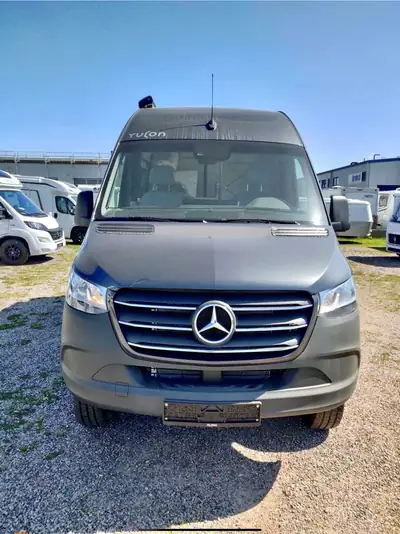 Mercedes-Benz Sprinter 907 4×4 Frankia Yucon — Camping-car premium 6 places, moteur diesel 190 ch — vista esterna