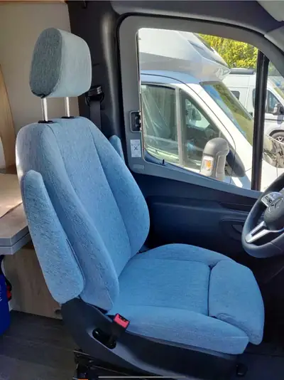 Mercedes-Benz Sprinter 907 4×4 Frankia Yucon — Camping-car premium 6 places, moteur diesel 190 ch — Miniatura 8