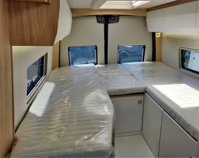 Mercedes-Benz Sprinter 907 4×4 Frankia Yucon — Camping-car premium 6 places, moteur diesel 190 ch — Miniatura 16