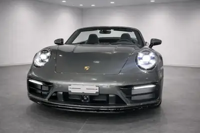 Porsche 911 Carrera 4 GTS Cabriolet — Décapotable sportive, 480 ch, état impeccable — arrière