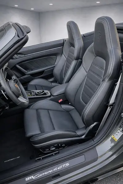 Porsche 911 Carrera 4 GTS Cabriolet — Décapotable sportive, 480 ch, état impeccable — Miniature 10