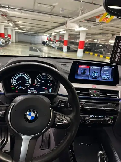 BMW X1 xDrive 20d M Sport — SUV compact diesel, faible kilométrage et équipement premium — dettaglio